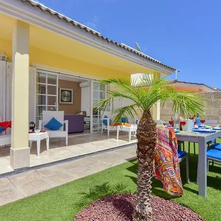 Вилла Atenas By *